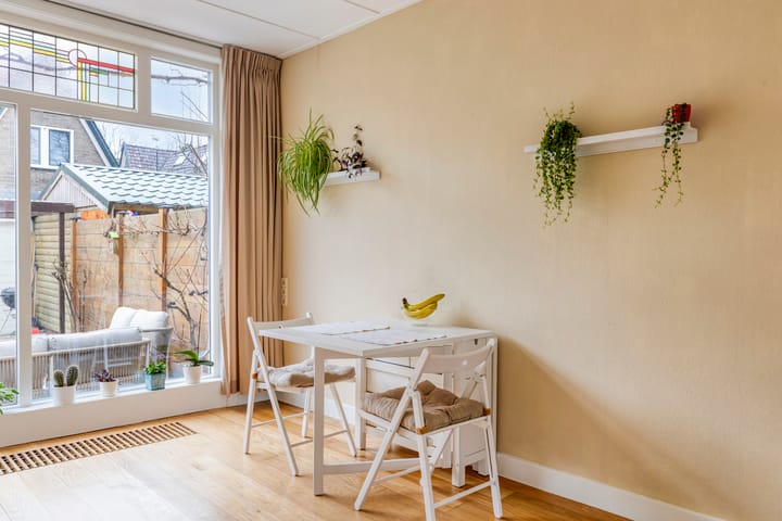 Charming 1930s Terraced Family Home in Quiet Zaandijk — 31