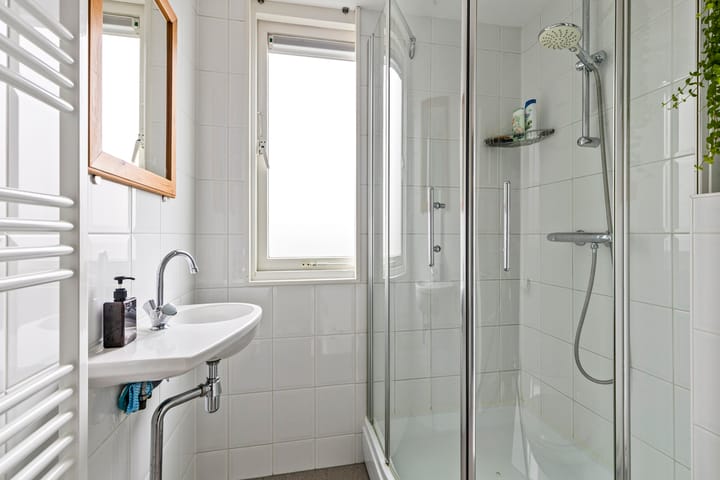 Charming 1930s Terraced Family Home in Quiet Zaandijk — 54