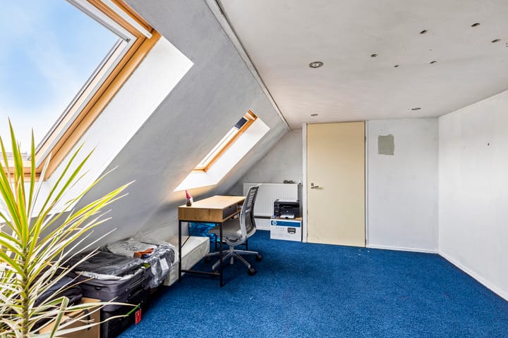 Charming 1930s Terraced Family Home in Quiet Zaandijk — 61