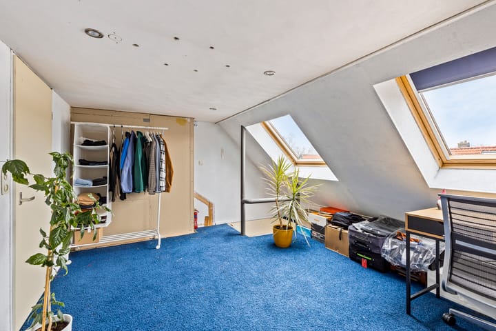 Charming 1930s Terraced Family Home in Quiet Zaandijk — 63
