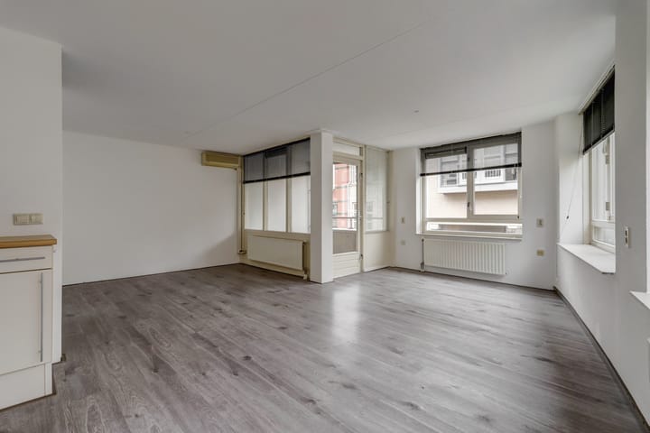 Photo 3 of Warmoesstraat 12