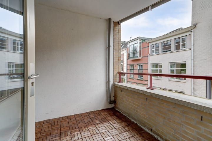 Foto 5 van Warmoesstraat 12