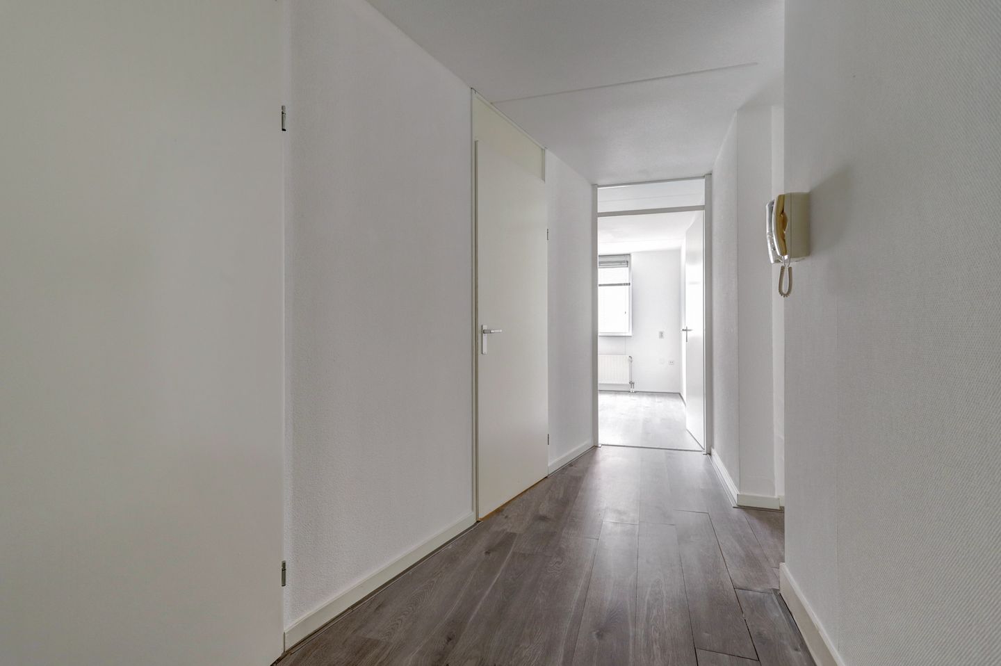 Foto 10 van Warmoesstraat 12