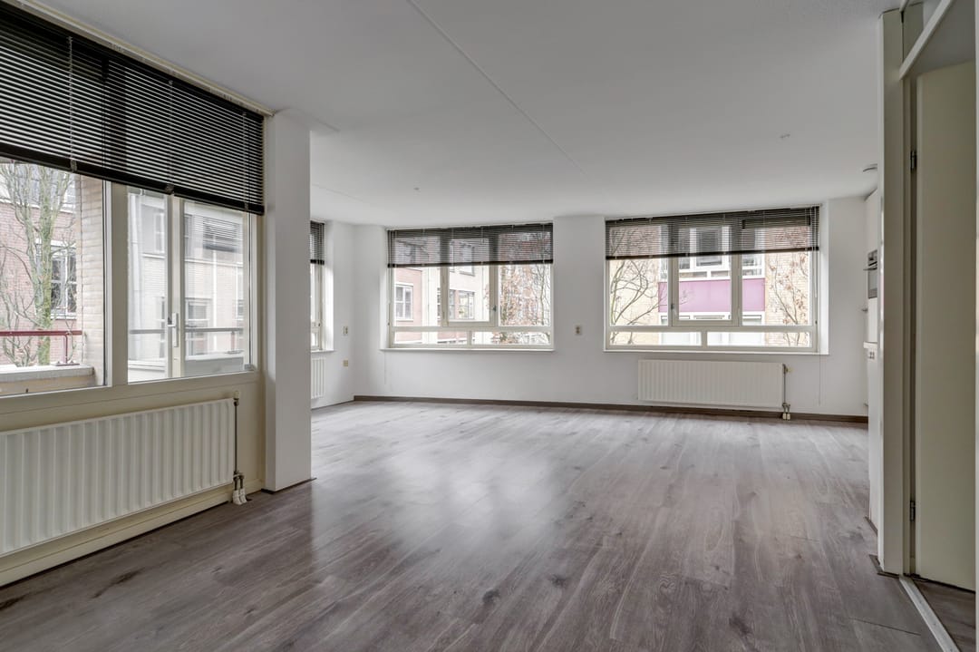 Foto 11 van Warmoesstraat 12