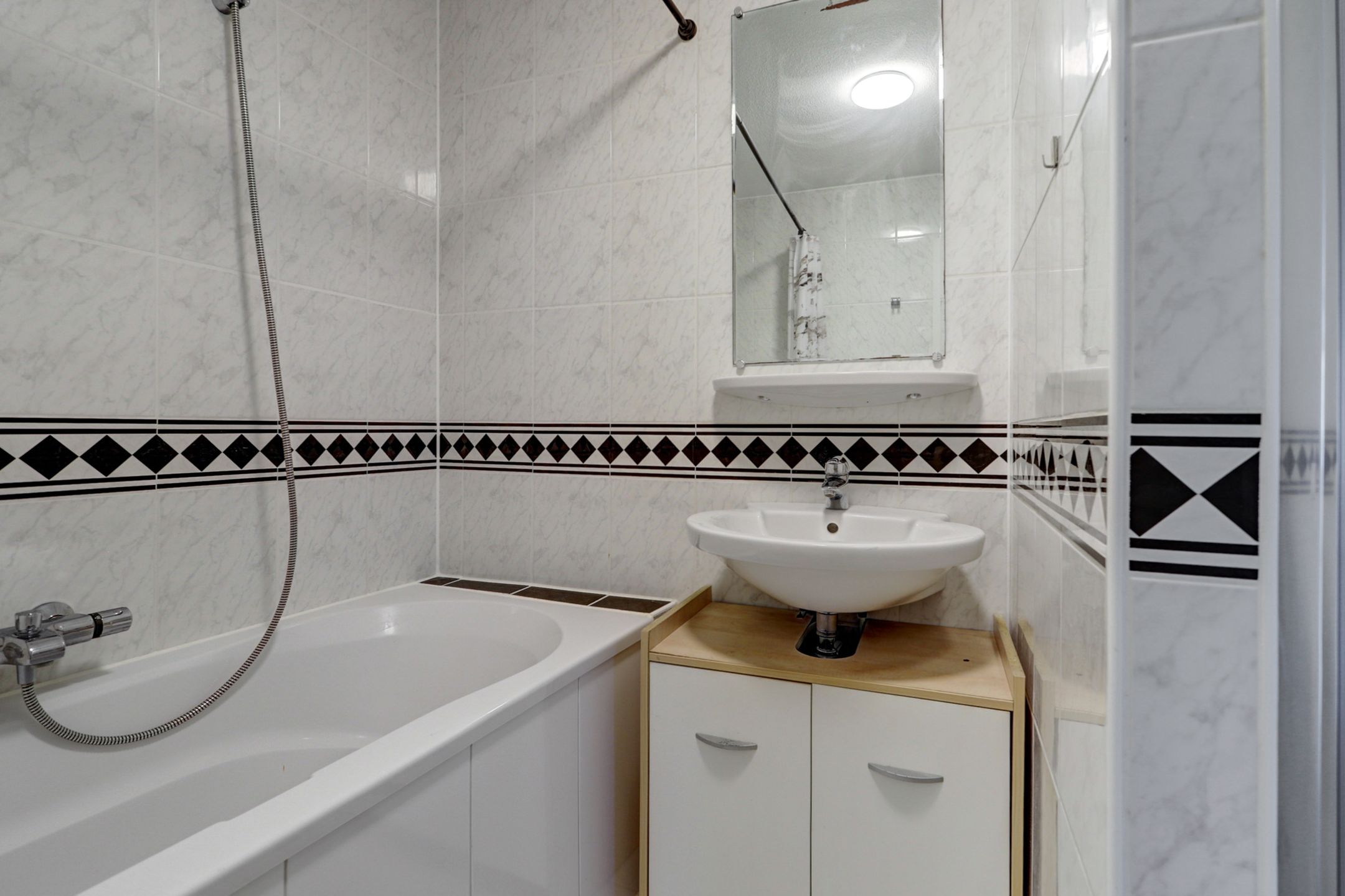 Foto 24 van Warmoesstraat 12