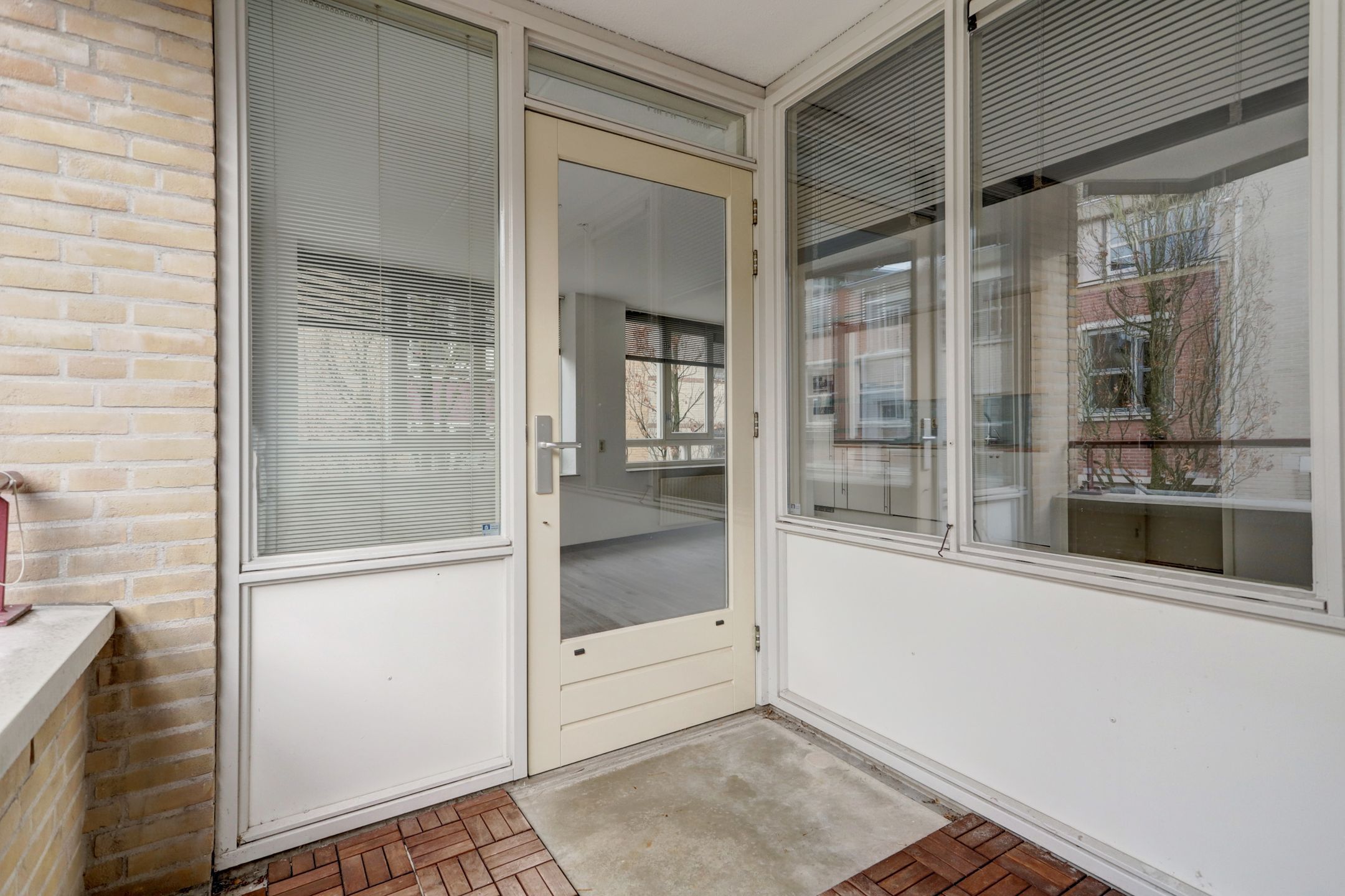 Foto 27 van Warmoesstraat 12