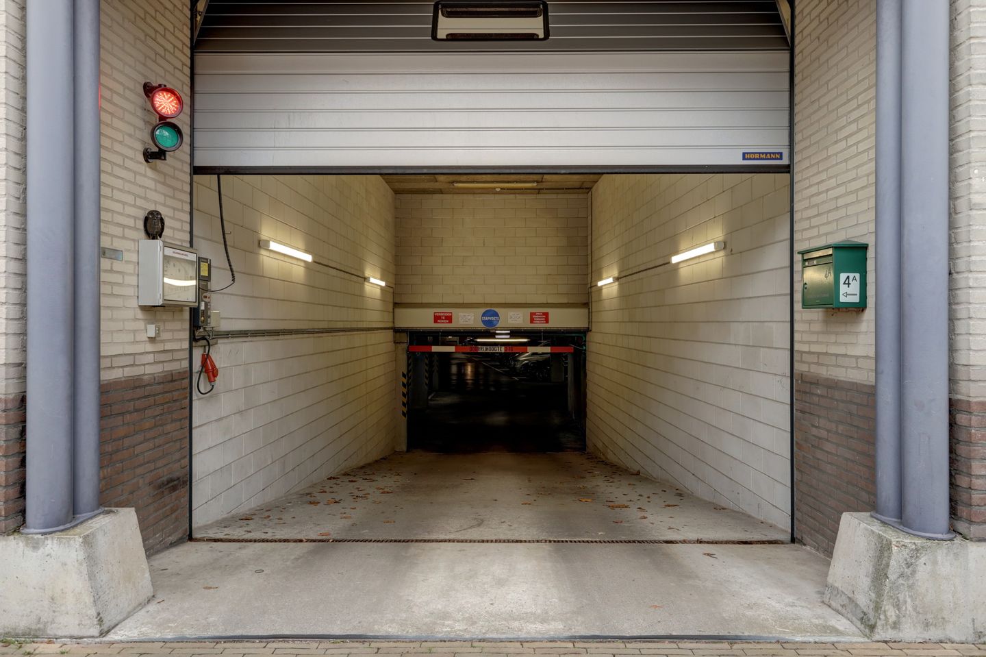 Foto 35 van Warmoesstraat 12