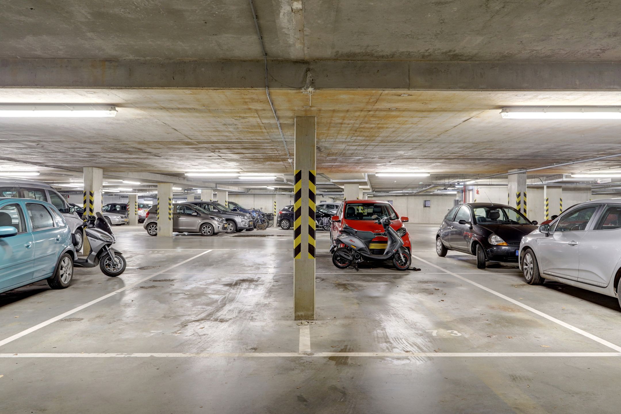 Foto 33 van Warmoesstraat 12