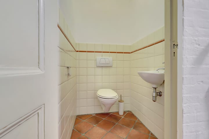 Characterful Living in a Historic Alley in the Heart of Grave — 17