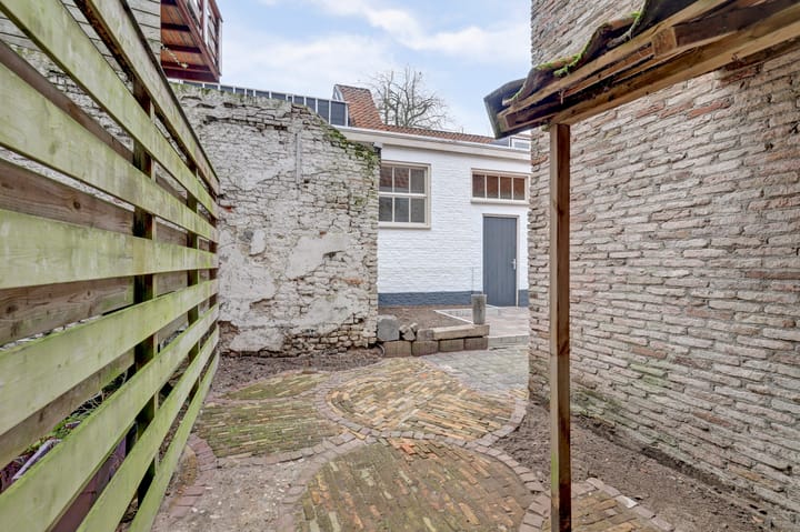Characterful Living in a Historic Alley in the Heart of Grave — 39