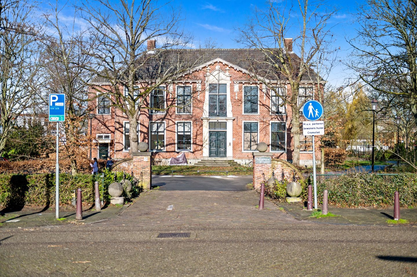 Foto 40 van Caan van Necklaan 266