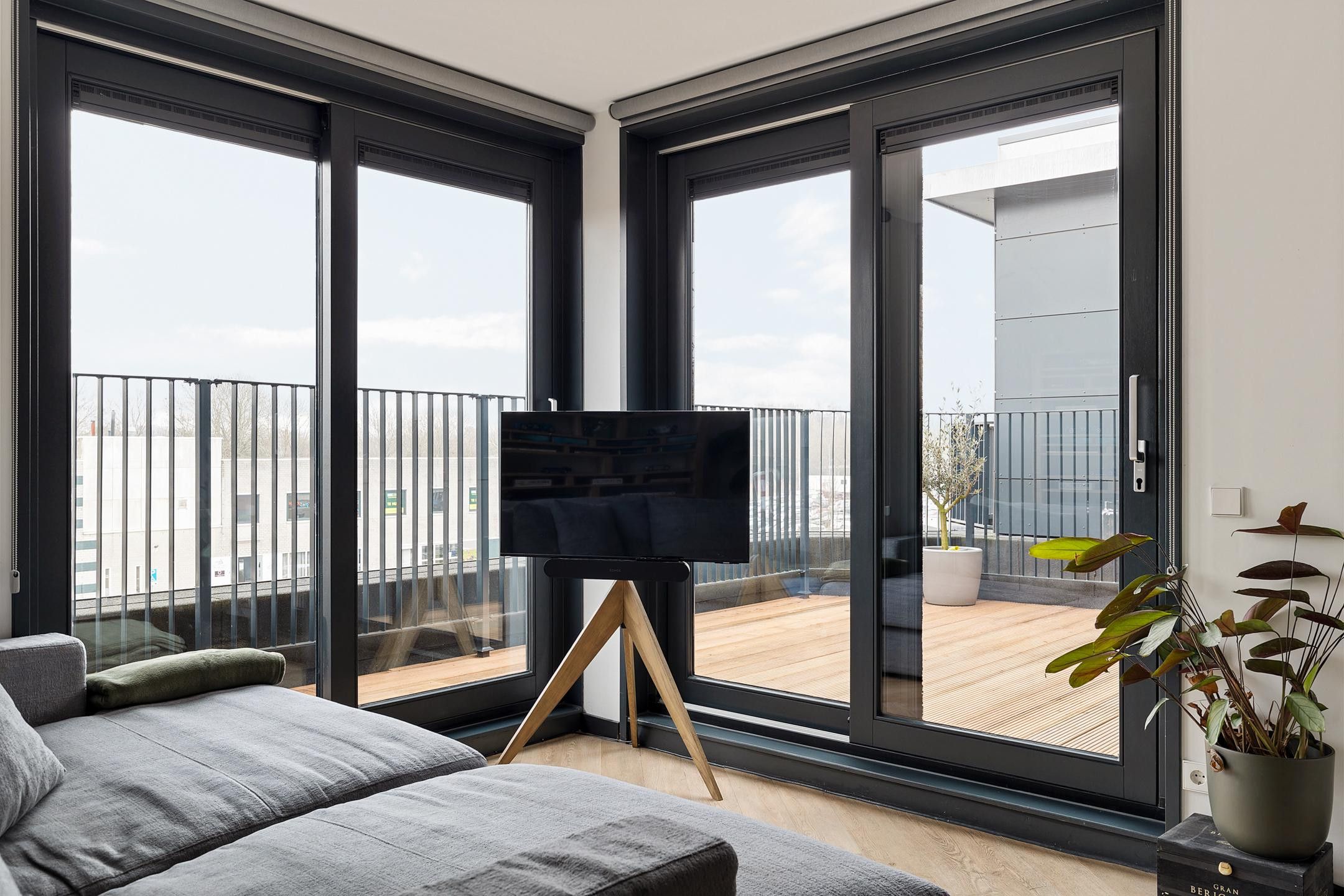 Foto 9 van Meenthoek 9-9