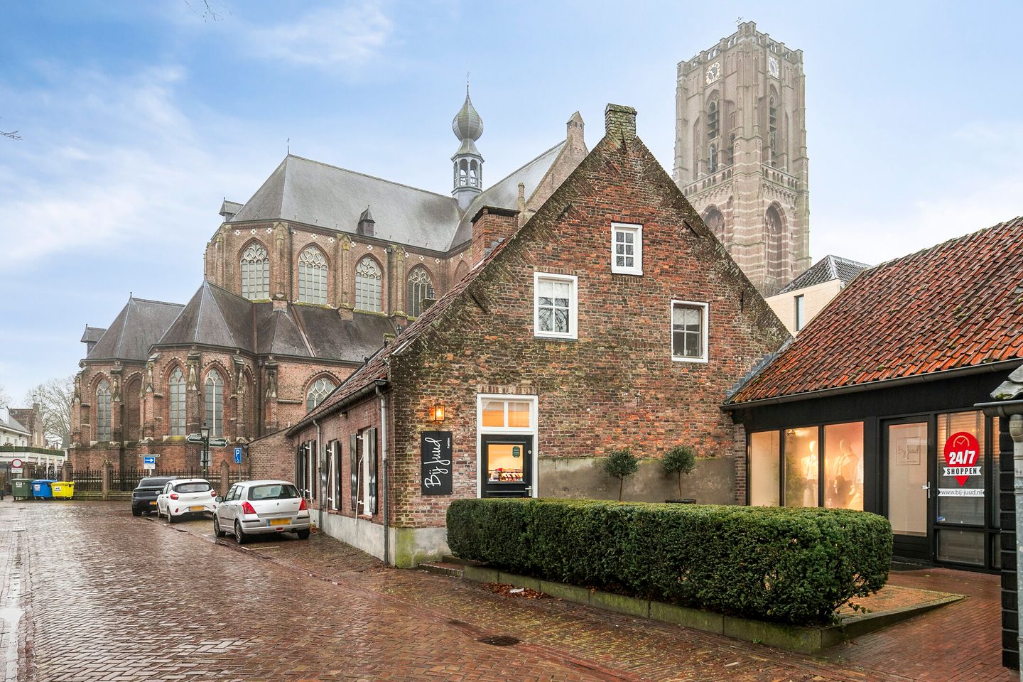 View photo 2 of St Odulphusstraat 10