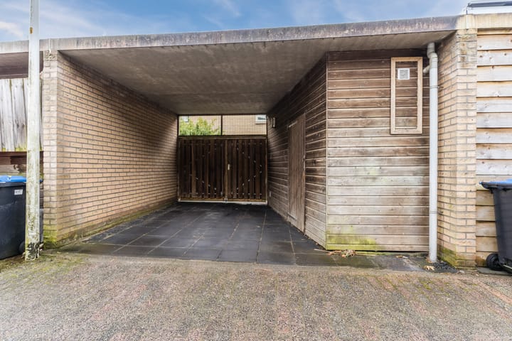 Spacious 4-Bedroom Terraced House with Garden and Solar Panels in Swifterbant — 62