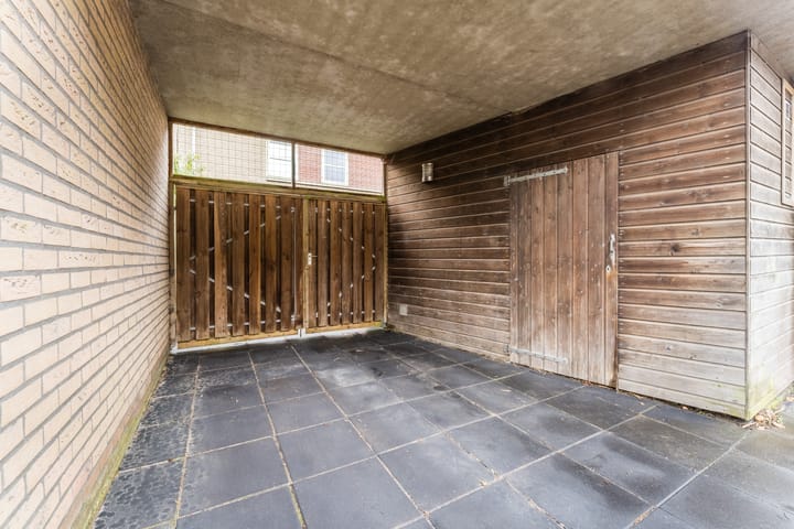 Spacious 4-Bedroom Terraced House with Garden and Solar Panels in Swifterbant — 66