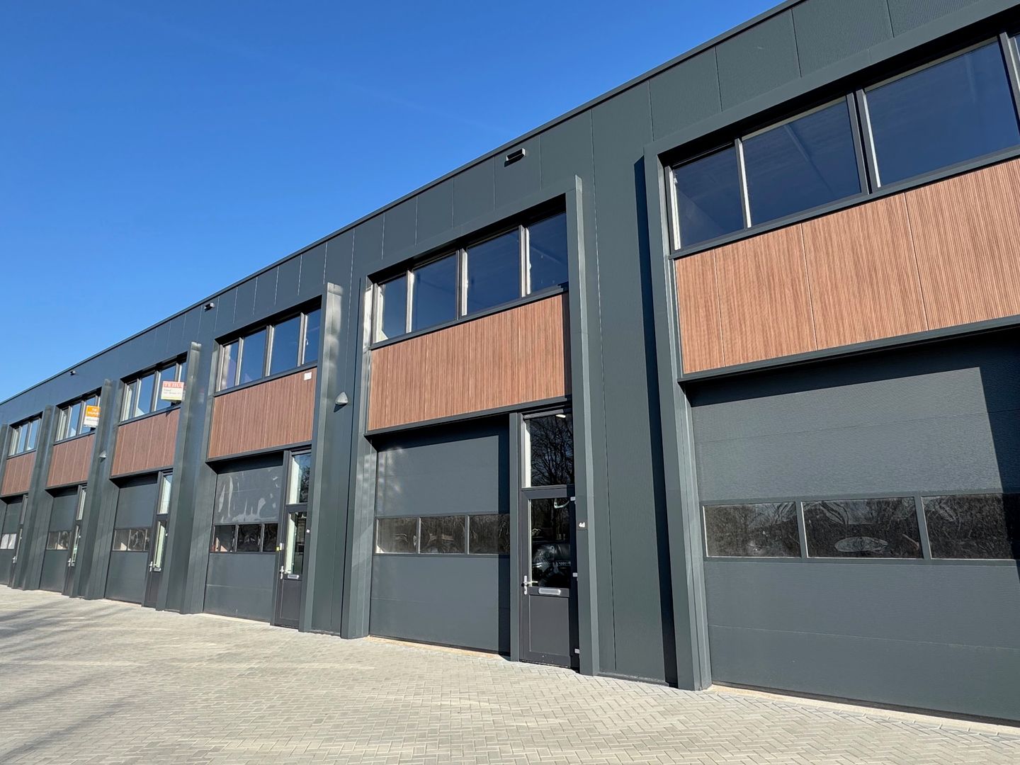 View photo 5 of Everdenberg 4-D