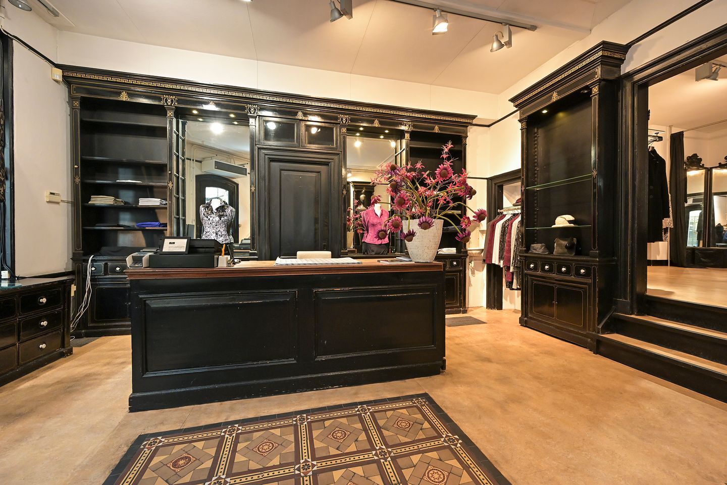 View photo 4 of Denneweg 1