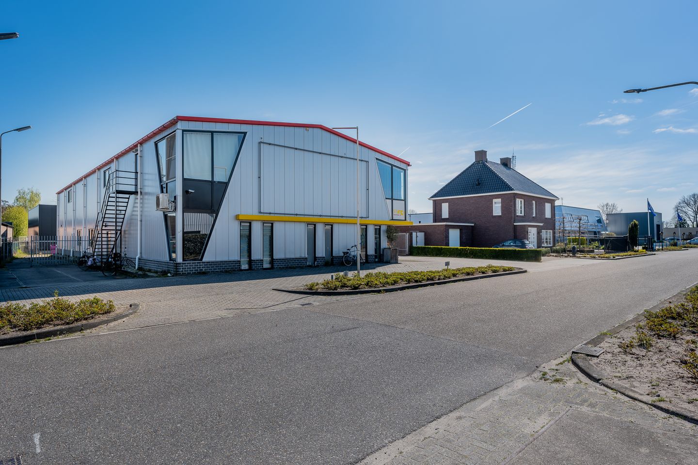 Bekijk foto 2 van Vermeerstraat 11-b