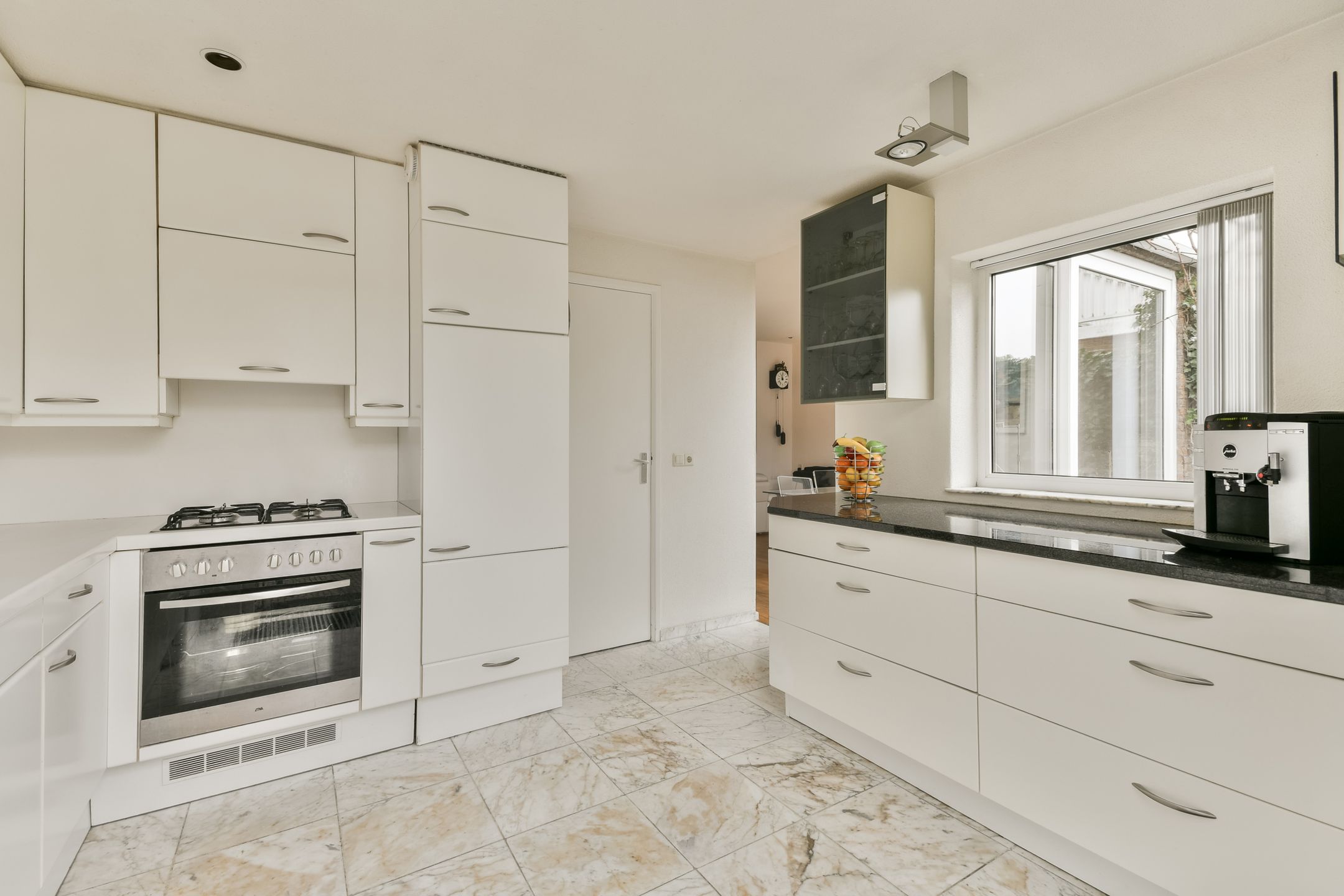 Photo 18 of Mr Troelstrastraat 31