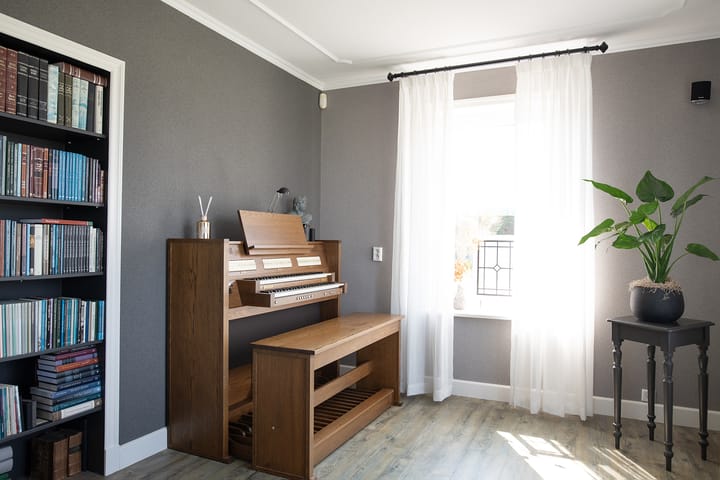 Spacious Modern Farmhouse with Large Plot and Outbuilding — 22