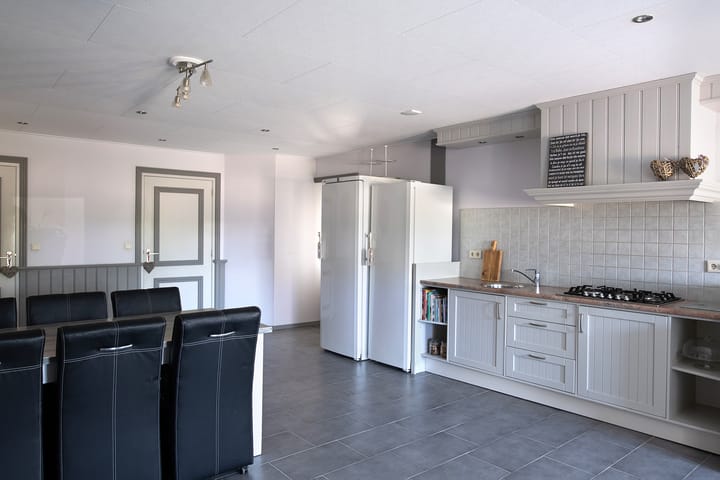 Spacious Modern Farmhouse with Large Plot and Outbuilding — 34