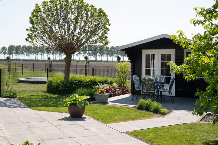 Spacious Modern Farmhouse with Large Plot and Outbuilding — 60