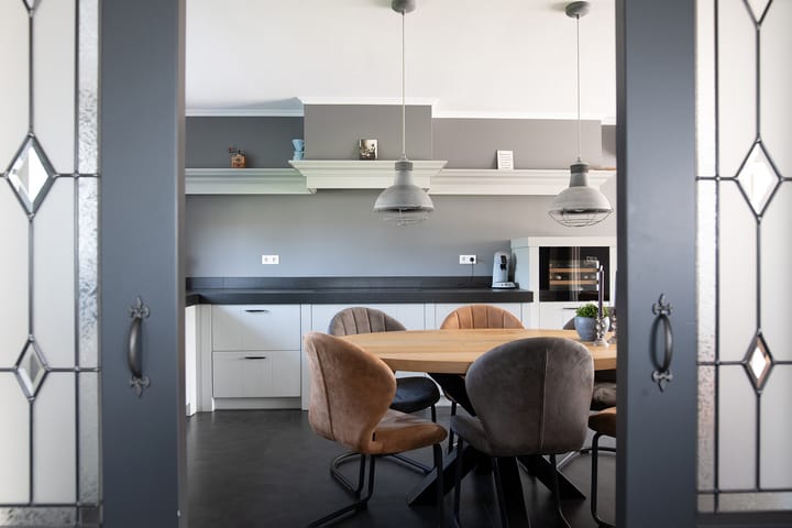 Spacious Modern Farmhouse with Large Plot and Outbuilding — 14