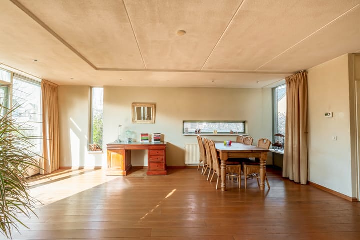Spacious corner house with southwest garden and private parking in Swanla — 14