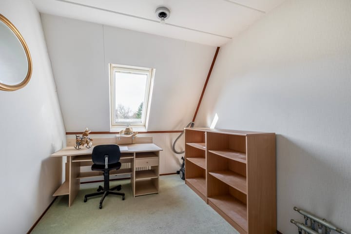 Spacious corner house with southwest garden and private parking in Swanla — 26