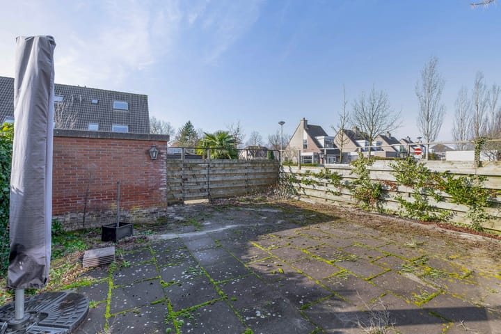Spacious corner house with southwest garden and private parking in Swanla — 37