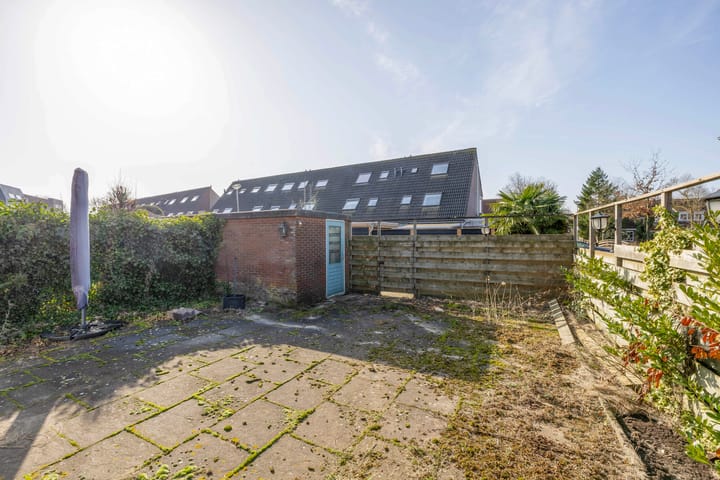 Spacious corner house with southwest garden and private parking in Swanla — 39
