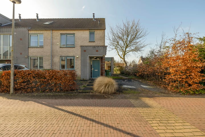Spacious corner house with southwest garden and private parking in Swanla — 41