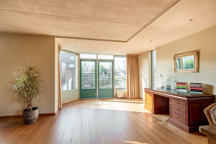 Photo 2 of Staringstraat 48