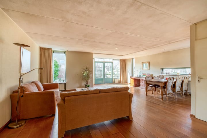 Spacious corner house with southwest garden and private parking in Swanla — 13