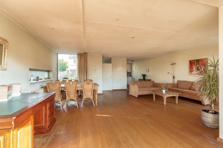 Spacious corner house with southwest garden and private parking in Swanla — 16