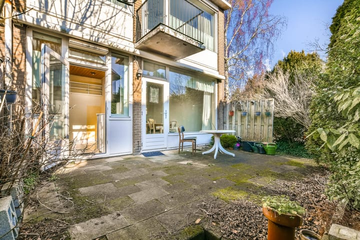 Spacious Corner House with Garage and Sunny Garden in Halfweg — 19
