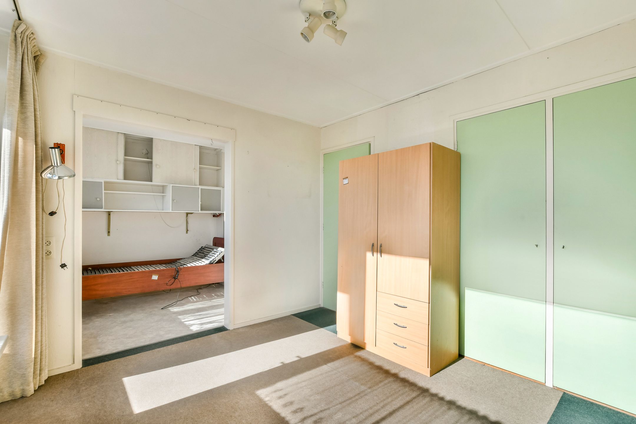Spacious Corner House with Garage and Sunny Garden in Halfweg — 35