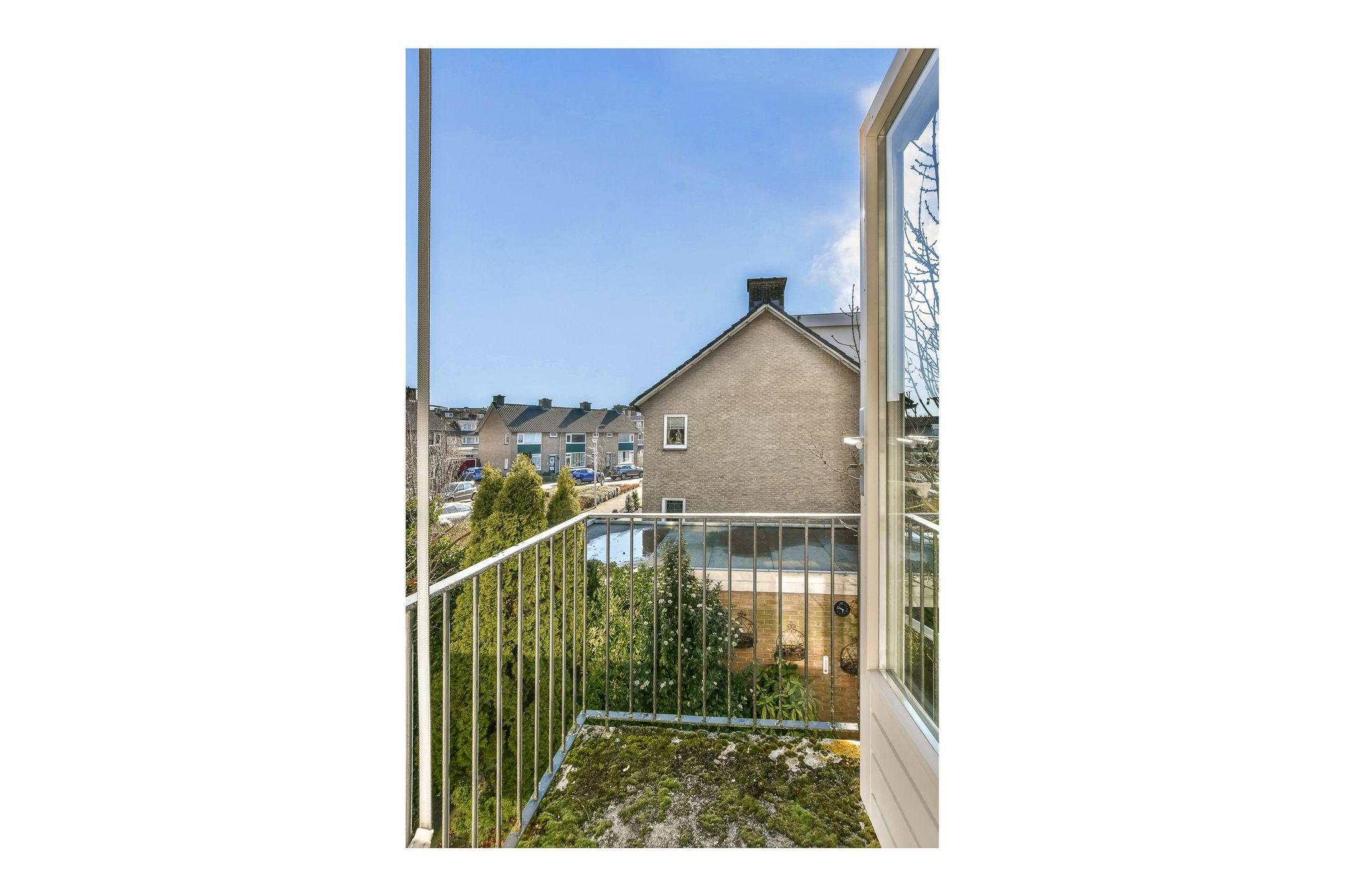 Spacious Corner House with Garage and Sunny Garden in Halfweg — 41