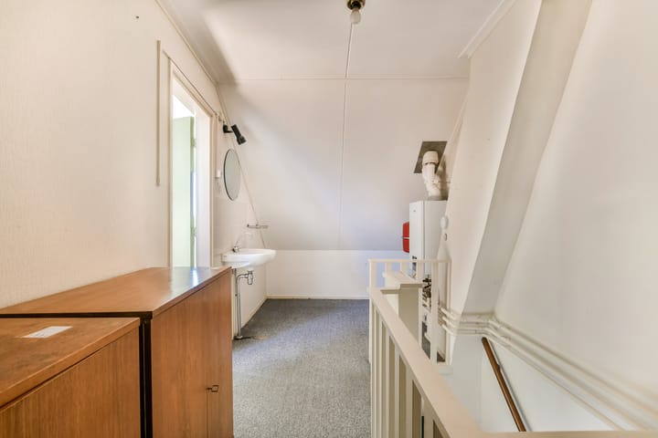 Spacious Corner House with Garage and Sunny Garden in Halfweg — 42