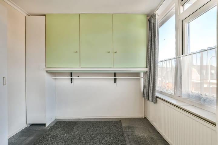 Spacious Corner House with Garage and Sunny Garden in Halfweg — 25