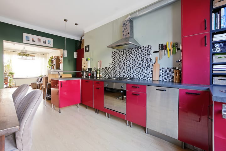 Atmospheric Ground Floor Apartment with Exceptionally Deep Backyard — 26