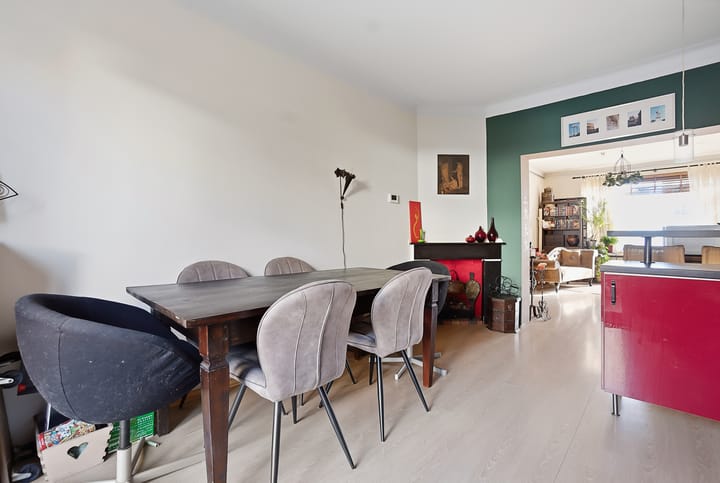 Atmospheric Ground Floor Apartment with Exceptionally Deep Backyard — 30