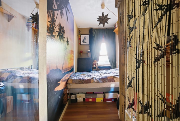 Atmospheric Ground Floor Apartment with Exceptionally Deep Backyard — 40