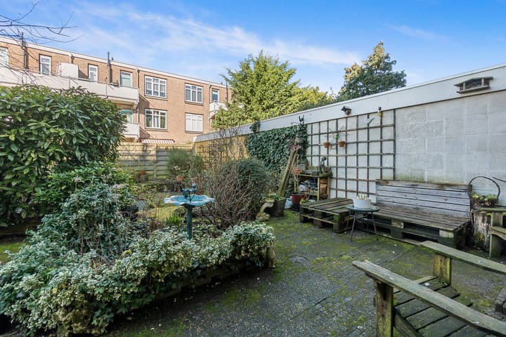 Atmospheric Ground Floor Apartment with Exceptionally Deep Backyard — 74