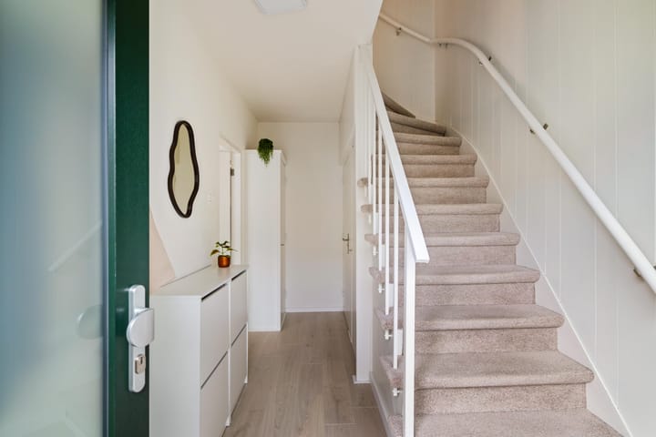 Modernized Family Home in a Green Setting in Selwerd — 15