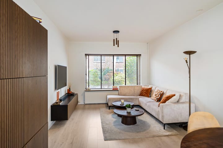 Modernized Family Home in a Green Setting in Selwerd — 23