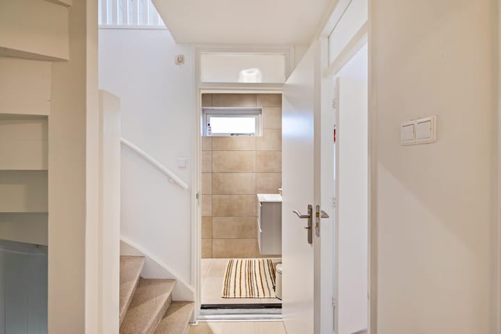 Modernized Family Home in a Green Setting in Selwerd — 39