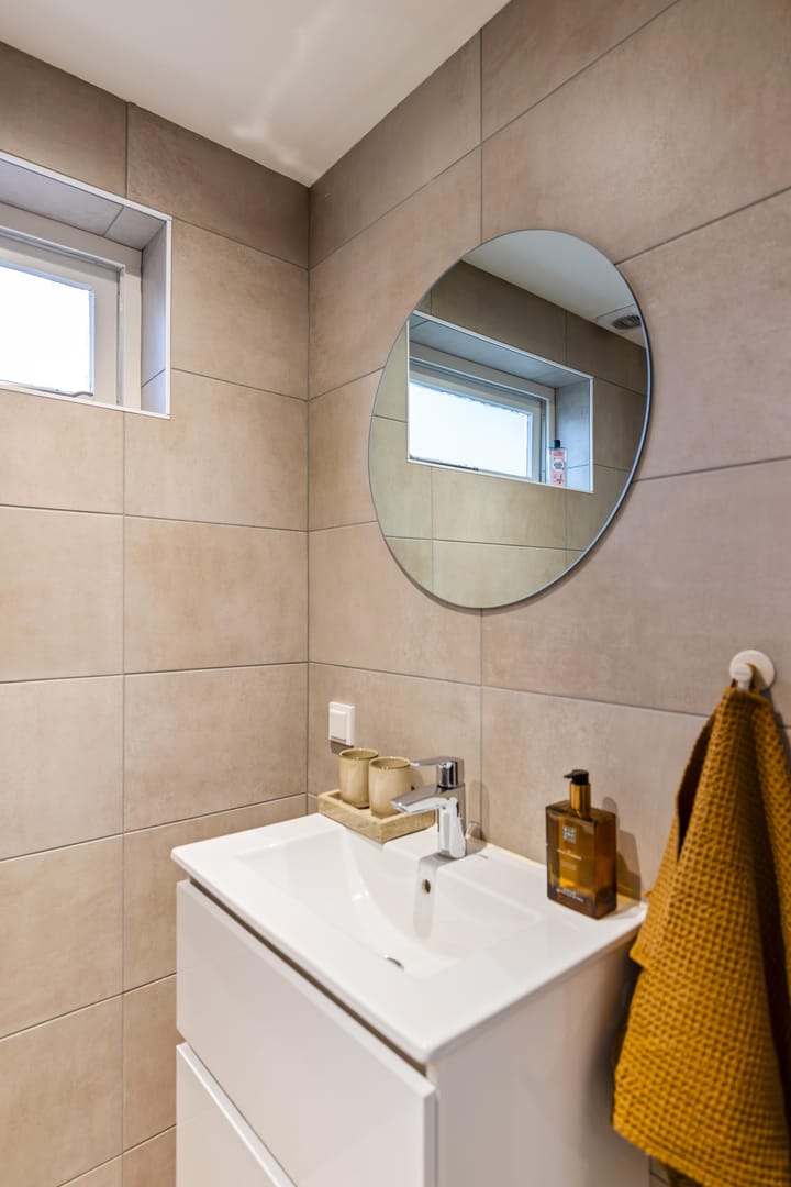 Modernized Family Home in a Green Setting in Selwerd — 41