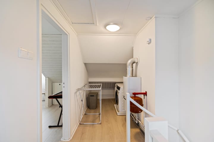 Modernized Family Home in a Green Setting in Selwerd — 57