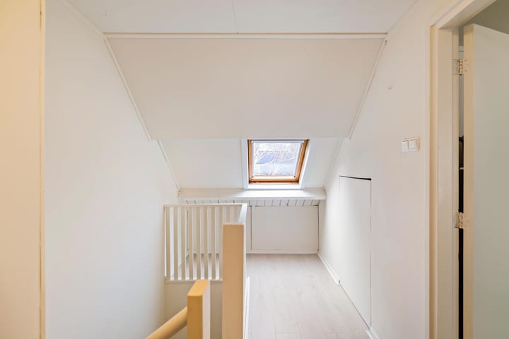 Modernized Family Home in a Green Setting in Selwerd — 55